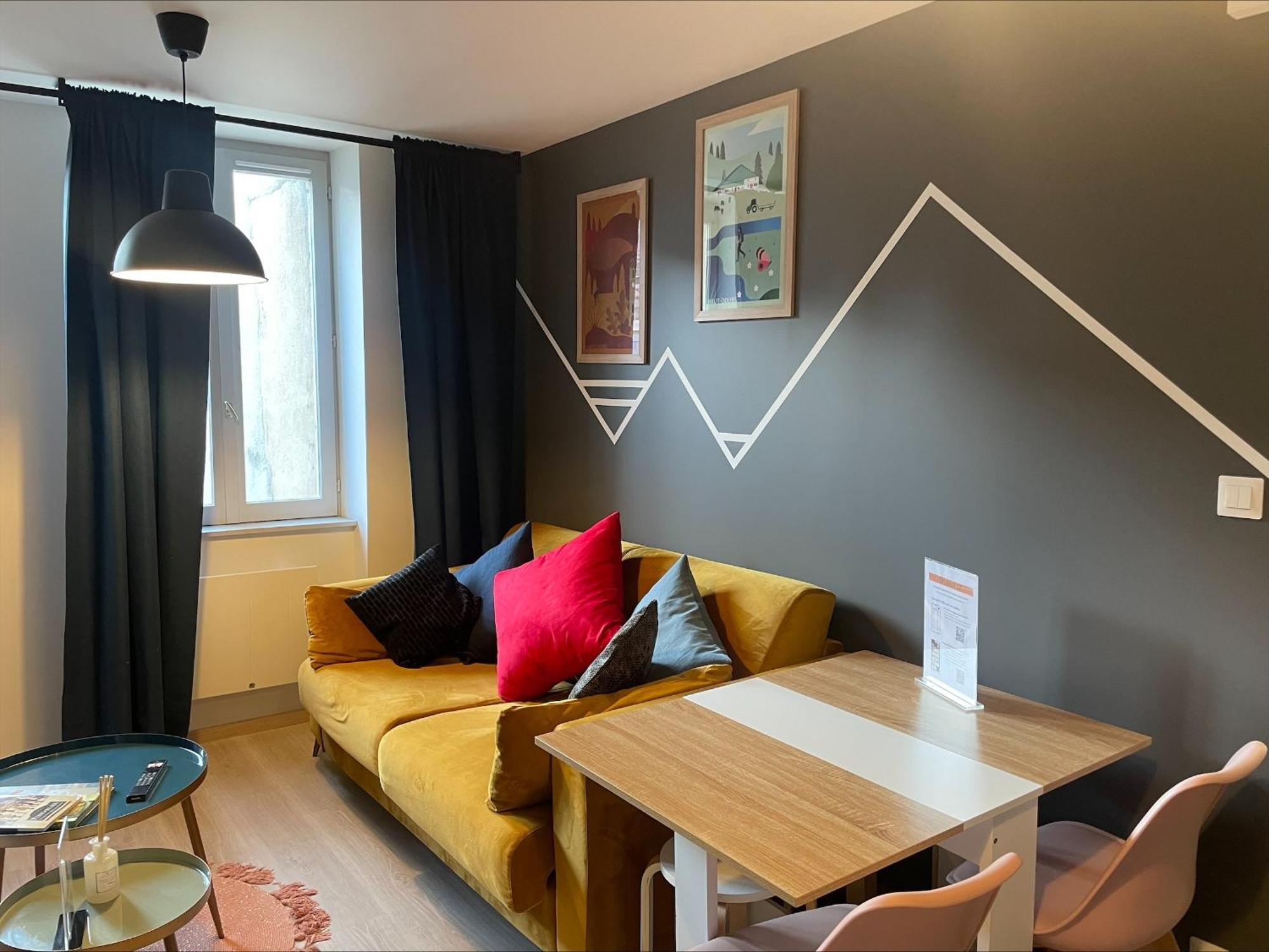 Hypercentre, Atypique, Familial - L'Echo Apartman Pontarlier Kültér fotó